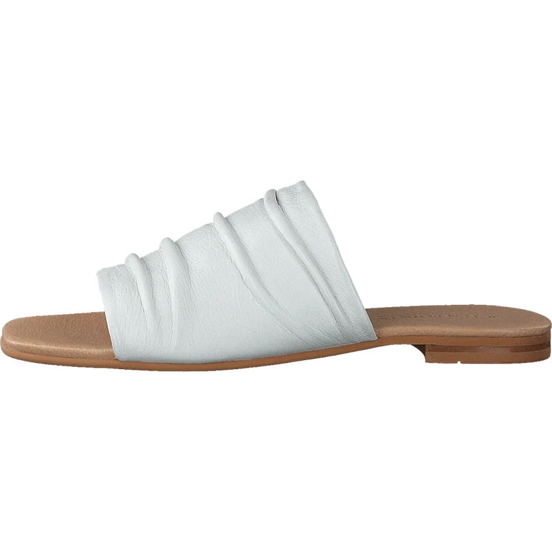 Madeleine Offwhite